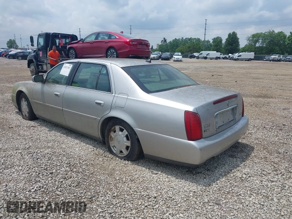2005 Cadillac DeVille z VIN 1G6KD54Y25U147188, wystawiony jako IAAI lot #42421182 z przebiegiem Nie podano mil oraz . Historia ofert i sprzedaży dostępna na DreamBid. Obrazek 3.
