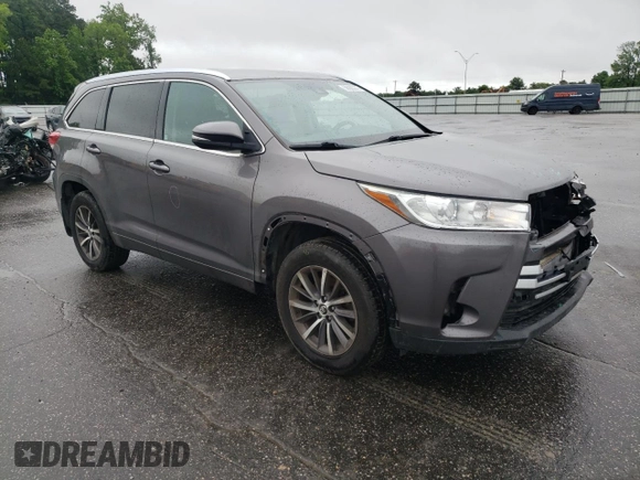 2018 Toyota Highlander SE with VIN 5TDJZRFH9JS528291, listed as a Copart auction lot 56568275 with 74,619 mi miles and Salvage title. Bid and sale history available at DreamBid. Image 4.