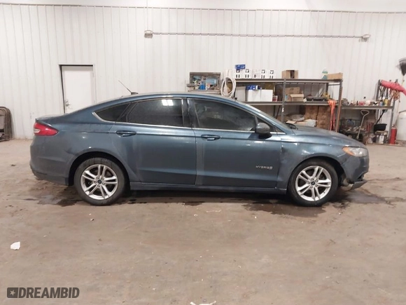 2018 Ford Fusion Hybrid SE with VIN 3FA6P0LU7JR147556, listed as a IAAI auction lot 41131572 with NaN miles. Bid and sale history available at carsss.com. Image 13.