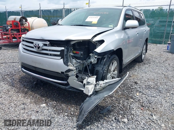 2013 Toyota Highlander Limited with VIN 5TDDK3EH9DS231526, listed as a IAAI auction lot 42425311 with 206,168 mi miles and . Bid and sale history available at DreamBid. Image 6.