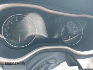 2017 Jeep Cherokee Limited с VIN 1C4PJMDS6HW506438, выставлен на аукционе IAAI как лот 42492335 с пробегом Не указан миль и . История ставок и продаж доступна на DreamBid. Изображение 15.