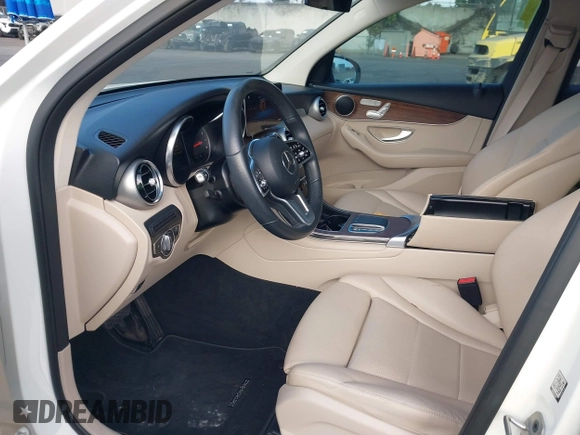 2022 Mercedes-Benz GLC 300 with VIN W1N0G8DB0NG057604, listed as a IAAI auction lot 42381397 with 29,171 mi miles and . Bid and sale history available at DreamBid. Image 5.
