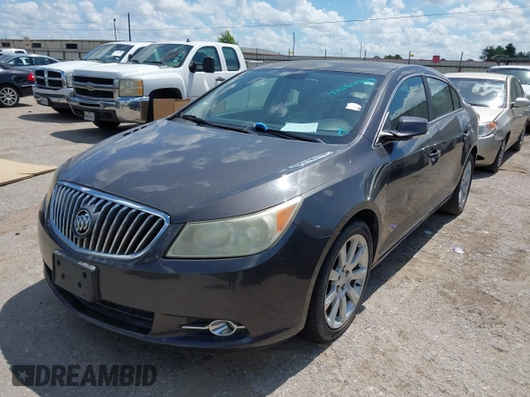 2013 Buick LaCrosse Leather z VIN 1G4GC5E37DF159523, wystawiony jako IAAI lot #42564794 z przebiegiem 236 083 mil mil oraz . Historia ofert i sprzedaży dostępna na DreamBid. Obrazek 2.