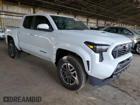 2025 Toyota Tacoma SR with VIN 3TMLB5JN0SM088997, listed as a Copart auction lot 50373065 with 2,934 mi miles and Salvage Title. Bid and sale history available at DreamBid. Image 4.