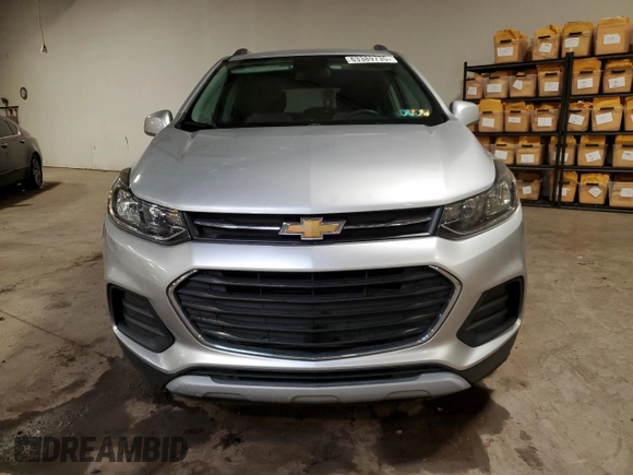 2020 Chevrolet Trax LS with VIN 3GNCJKSB9LL218067, listed as a Copart auction lot 63389735 with 32,555 mi miles and Salvage title. Bid and sale history available at DreamBid. Image 5.