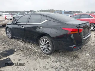 2023 Nissan Altima SL z VIN 1N4BL4EV6PN321829, wystawiony jako IAAI lot #41842683 z przebiegiem 37 938 mil mil oraz . Historia ofert i sprzedaży dostępna na DreamBid. Obrazek 3.
