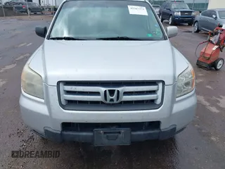 2008 Honda Pilot SE z VIN 5FNYF18318B041028, wystawiony jako IAAI lot #42567373 z przebiegiem 231 146 mil mil oraz . Historia ofert i sprzedaży dostępna na DreamBid. Obrazek 6.