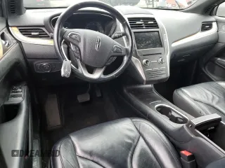 2015 Lincoln MKC z VIN 5LMCJ2A94FUJ10689, wystawiony jako Copart lot #49952045 z przebiegiem 128 040 mil mil oraz Szkoda całkowita • Salvage title. Historia ofert i sprzedaży dostępna na DreamBid. Obrazek 8.