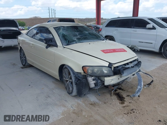 2010 Volvo C70 with VIN YV1672MC0AJ090939, listed as a IAAI auction lot 40903923 with 107,070 mi miles. Bid and sale history available at carsss.com. Image 1.