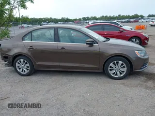 2015 Volkswagen Jetta SE with VIN 3VWD07AJXFM289988, listed as a IAAI auction lot 42322842 with 131,998 mi miles and . Bid and sale history available at DreamBid. Image 14.