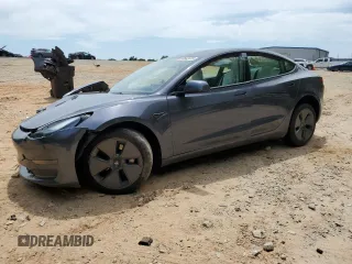 2023 Tesla Model 3 z VIN 5YJ3E1EA1PF704922, wystawiony jako Copart lot #57042415 z przebiegiem 31 913 mil mil oraz Szkoda całkowita • Salvage title. Historia ofert i sprzedaży dostępna na DreamBid. Obrazek 1.