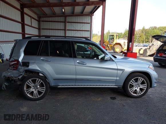 2013 Mercedes-Benz GLK with VIN WDCGG5HBXDG016369, listed as a IAAI auction lot 40325129 with 121,422 mi miles. Bid and sale history available at carsss.com. Image 14.
