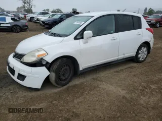 2007 Nissan Versa SL z VIN 3N1BC13E87L414432, wystawiony jako Copart lot #52630485 z przebiegiem 251 374 mil mil oraz Szkoda całkowita • Salvage title. Historia ofert i sprzedaży dostępna na DreamBid. Obrazek 1.