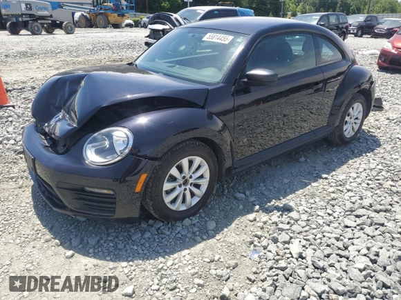 2018 Volkswagen Beetle S z VIN 3VWFD7AT6JM717370, wystawiony jako Copart lot #55814455 z przebiegiem 87 902 mil mil oraz Szkoda całkowita • Salvage title. Historia ofert i sprzedaży dostępna na DreamBid. Obrazek 1.
