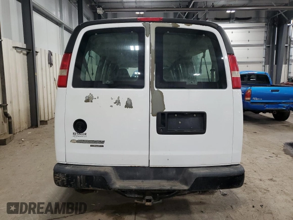 2007 Chevrolet Express Passenger z VIN 1GAHG39U571248683, wystawiony jako Copart lot #41487325 z przebiegiem 126 216 mil mil oraz Szkoda całkowita • Salvage title. Historia ofert i sprzedaży dostępna na DreamBid. Obrazek 6.