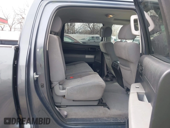 2008 Toyota Tundra z VIN 5TFDV54198X077455, wystawiony jako IAAI lot #41668660 z przebiegiem 164 008 mil mil oraz . Historia ofert i sprzedaży dostępna na DreamBid. Obrazek 8.