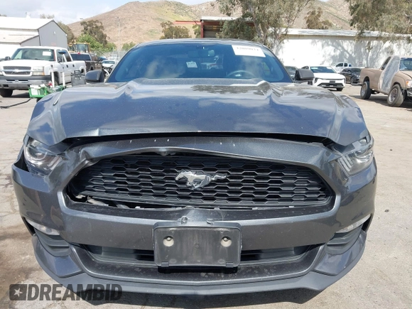 2017 Ford Mustang V6 z VIN 1FA6P8AM8H5336232, wystawiony jako IAAI lot #42089034 z przebiegiem 72 257 mil mil oraz . Historia ofert i sprzedaży dostępna na DreamBid. Obrazek 12.