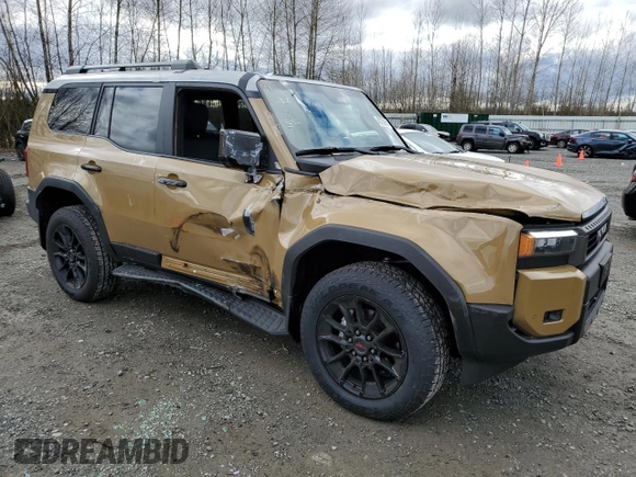 2024 Toyota Land Cruiser z VIN JTEABFAJ8RK010961, wystawiony jako Copart lot #45733885 z przebiegiem 3 013 mil mil oraz Szkoda całkowita • Salvage title. Historia ofert i sprzedaży dostępna na DreamBid. Obrazek 4.