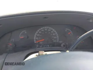 1999 Ford F-250 z VIN 1FTPF28W2XNB25385, wystawiony jako IAAI lot #42768047 z przebiegiem Nie podano mil oraz . Historia ofert i sprzedaży dostępna na DreamBid. Obrazek 7.