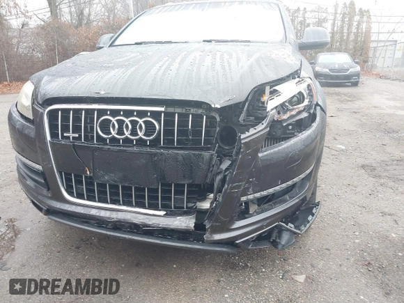 2014 Audi Q7 Premium Plus with VIN WA1LMAFE3ED016102, listed as a IAAI auction lot 40954158 with 129,143 mi miles and . Bid and sale history available at DreamBid. Image 6.
