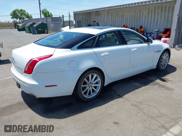 2012 Jaguar XJ z VIN SAJWA1CB4CLV33824, wystawiony jako IAAI lot #42279485 z przebiegiem 147 376 mil mil oraz . Historia ofert i sprzedaży dostępna na DreamBid. Obrazek 4.