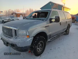 2003 Ford Excursion XLT z VIN 1FMNU41S73ED20341, wystawiony jako Copart lot #85824804 z przebiegiem 166 539 mil mil oraz Szkoda całkowita • Salvage title. Historia ofert i sprzedaży dostępna na DreamBid. Obrazek 1.