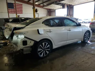 2024 Nissan Sentra SV z VIN 3N1AB8CV0RY273644, wystawiony jako Copart lot #56705495 z przebiegiem 10 581 mil mil oraz Szkoda całkowita • Salvage title. Historia ofert i sprzedaży dostępna na DreamBid. Obrazek 3.