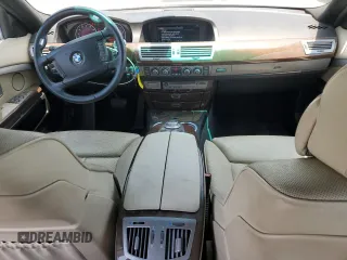 2006 BMW 7 Series 750Li z VIN WBAHN83566DT34946, wystawiony jako Copart lot #58807725 z przebiegiem 108 888 mil mil oraz Czysty tytuł • Clean title. Historia ofert i sprzedaży dostępna na DreamBid. Obrazek 8.