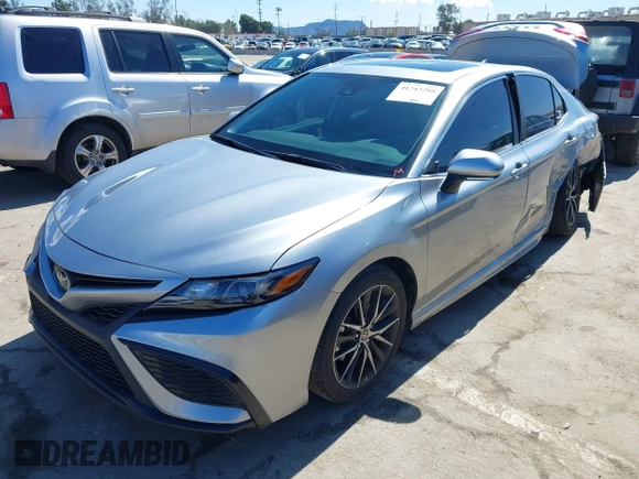 2023 Toyota Camry SE z VIN 4T1T11AK0PU833313, wystawiony jako IAAI lot #41743288 z przebiegiem 25 195 mil mil oraz . Historia ofert i sprzedaży dostępna na DreamBid. Obrazek 17.
