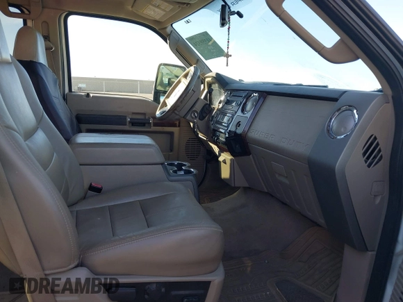 2008 Ford F-250 XL with VIN 1FTSW21R28EE33477, listed as a IAAI auction lot 41359324 with 248,497 mi miles. Bid and sale history available at carsss.com. Image 5.