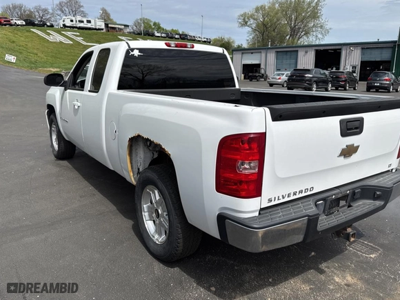 2008 Chevrolet Silverado 1500 Work Truck with VIN 1GCEK19J28Z177884, listed as a Copart auction lot 53334385 with 193,284 mi miles and Clean Title. Bid and sale history available at carsss.com. Image 3.