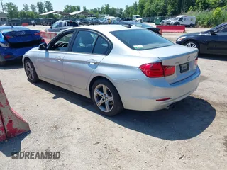 2014 BMW 3 Series 328i xDrive с VIN WBA3B5C59EP540972, выставлен на аукционе IAAI как лот 42411013 с пробегом 183 757 миль миль и . История ставок и продаж доступна на DreamBid. Изображение 3.