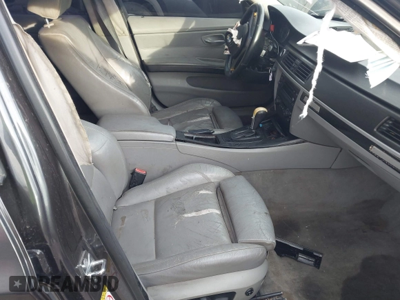 2006 BMW 3 Series 325i with VIN WBAVB135X6KX48911, listed as a IAAI auction lot 40922943 with 199,683 mi miles and . Bid and sale history available at carsss.com. Image 5.