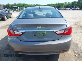 2013 Hyundai Sonata GLS z VIN 5NPEB4AC1DH700618, wystawiony jako IAAI lot #42306434 z przebiegiem 161 094 mil mil oraz . Historia ofert i sprzedaży dostępna na DreamBid. Obrazek 16.