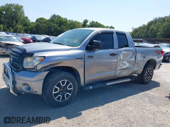 2012 Toyota Tundra z VIN 5TFRM5F19CX046642, wystawiony jako IAAI lot #40099944 z przebiegiem 141 137 mil mil oraz . Historia ofert i sprzedaży dostępna na DreamBid. Obrazek 6.