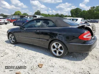 2005 Mercedes-Benz CLK 320 z VIN WDBTK65G75T054495, wystawiony jako Copart lot #56120585 z przebiegiem 130 029 mil mil oraz Szkody całkowita. Historia ofert i sprzedaży dostępna na DreamBid. Obrazek 2.