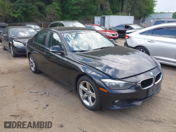 2014 BMW 3 Series 328i xDrive z VIN WBA3B5C54EF958961, wystawiony jako IAAI lot #42542378 z przebiegiem 310 348 mil mil oraz . Historia ofert i sprzedaży dostępna na DreamBid. Obrazek 1.