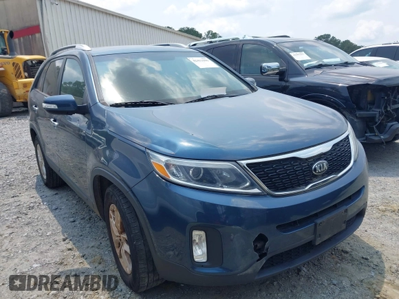 2014 Kia Sorento LX z VIN 5XYKT3A67EG502722, wystawiony jako IAAI lot #42411696 z przebiegiem 104 018 mil mil oraz . Historia ofert i sprzedaży dostępna na DreamBid. Obrazek 1.