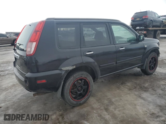 2006 Nissan X-Trail XE z VIN JN8BT08V76W212159, wystawiony jako Copart lot #86215994 z przebiegiem 230 211 mil mil oraz Szkody całkowita. Historia ofert i sprzedaży dostępna na DreamBid. Obrazek 3.