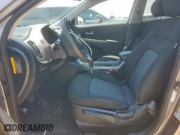 2015 Kia Sportage LX z VIN KNDPB3AC3F7762743, wystawiony jako Copart lot #58206525 z przebiegiem 108 904 mil mil oraz Szkoda całkowita • Salvage title. Historia ofert i sprzedaży dostępna na DreamBid. Obrazek 7.