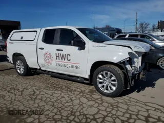 2019 Chevrolet Silverado 1500 Custom with VIN 1GCRYBEH2KZ337231, listed as a Copart auction lot 42398445 with 143,206 mi miles and Salvage Title. Bid and sale history available at DreamBid. Image 4.