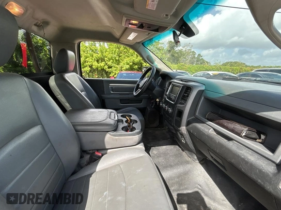 2017 Ram 1500 Tradesman z VIN 3C6JR7DG1HG617495, wystawiony jako Copart lot #66641845 z przebiegiem 142 042 mil mil oraz Czysty tytuł • Clean title. Historia ofert i sprzedaży dostępna na DreamBid. Obrazek 11.