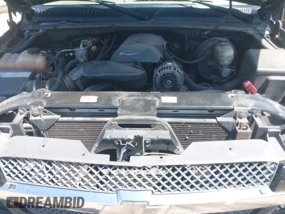 2005 Chevrolet Silverado 1500 LS with VIN 2GCEC13T151401531, listed as a IAAI auction lot 41962535 with 322,265 mi miles. Bid and sale history available at carsss.com. Image 10.