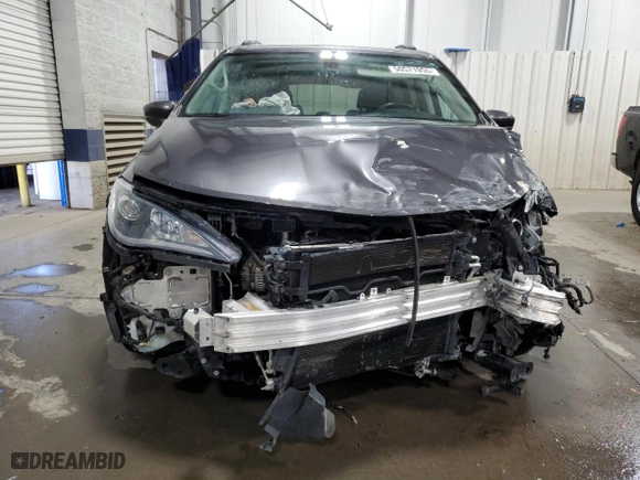 2017 Chrysler Pacifica Touring-L with VIN 2C4RC1BG4HR702676, listed as a Copart auction lot 50571955 with 107,182 mi miles and Salvage Title. Bid and sale history available at carsss.com. Image 5.