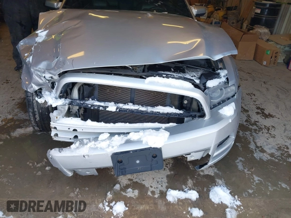 2014 Ford Mustang V6 с VIN 1ZVBP8EM5E5260397, выставлен на аукционе IAAI как лот 41391939 с пробегом 144 035 миль миль и . История ставок и продаж доступна на DreamBid. Изображение 6.