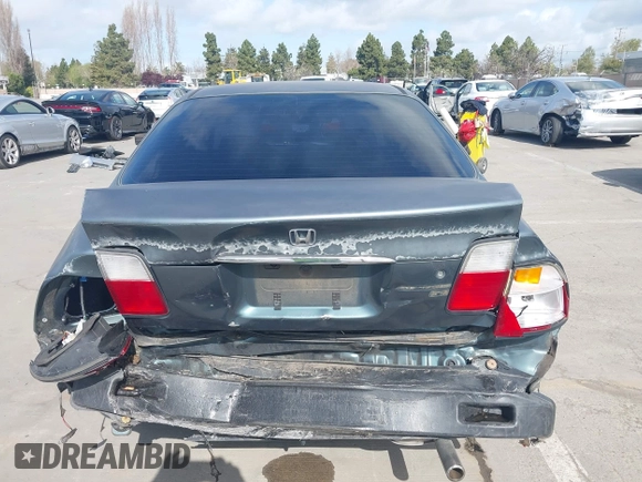 1996 Honda Accord LX with VIN 1HGCD5636TA182464, listed as a IAAI auction lot 41867521 with 191,832 mi miles and . Bid and sale history available at carsss.com. Image 17.