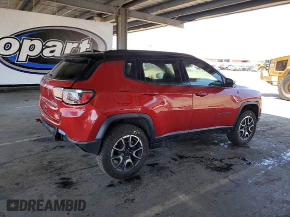 2025 Jeep Compass Trailhawk with VIN 3C4NJDDN3ST557667, listed as a Copart auction lot 65611635 with 8,984 mi miles and Clean title. Bid and sale history available at DreamBid. Image 3.