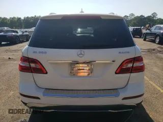 2015 Mercedes-Benz M 350 z VIN 4JGDA5HB6FA455631, wystawiony jako Copart lot #53121815 z przebiegiem 145 536 mil mil oraz Szkoda całkowita • Salvage title. Historia ofert i sprzedaży dostępna na DreamBid. Obrazek 6.