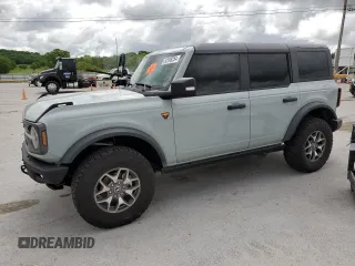 2022 Ford Bronco z VIN 1FMEE5DPXNLB05447, wystawiony jako Copart lot #52508254 z przebiegiem 10 504 mil mil oraz Szkoda całkowita • Salvage title. Historia ofert i sprzedaży dostępna na DreamBid. Obrazek 1.