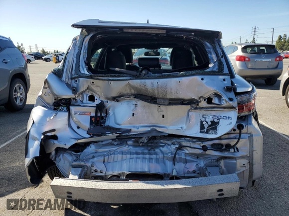 2015 Lexus CT 200h z VIN JTHKD5BH5F2241285, wystawiony jako Copart lot #49502395 z przebiegiem Nie podano mil oraz Szkoda całkowita • Salvage title. Historia ofert i sprzedaży dostępna na DreamBid. Obrazek 6.